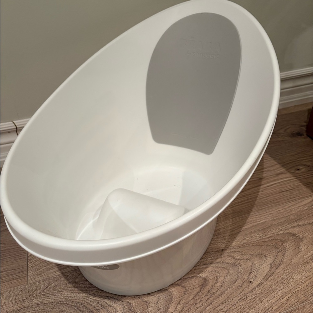 Shnuggle Baby Bath Tub